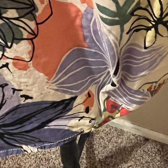 Ivy Jane Vibrant Floral V Neck Blouse, size Medium - Picture 5 of 10